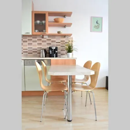 Apartmán Modern - Airport 8mins *