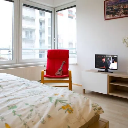 Modern - Airport 8mins Apartmán