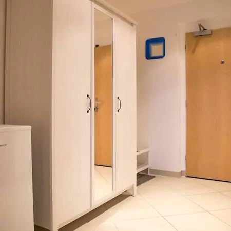 Modern - Airport 8mins Lägenhet Prag